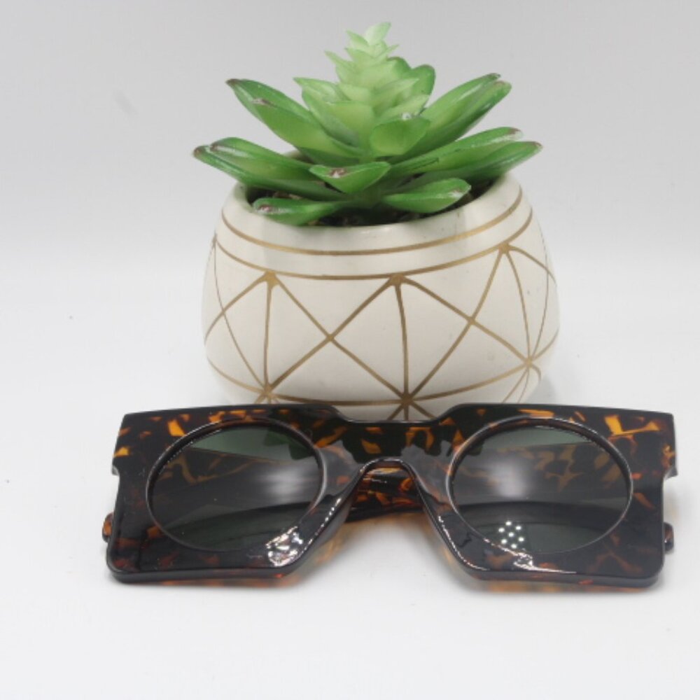 Tanner Rectangle Glasses    G12
